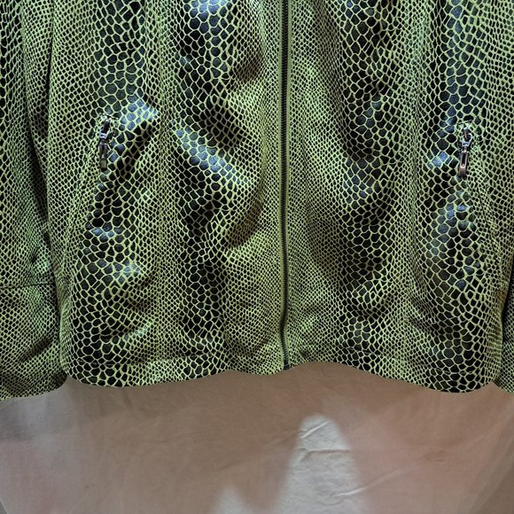Woman's Green snakeskin pattern jacket - Picture 5 of 6